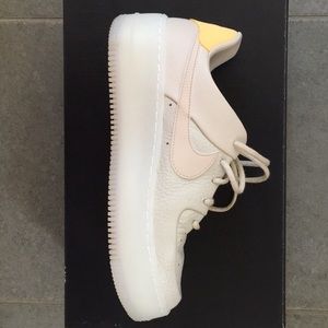 Nike Air Force 1 sage low lx